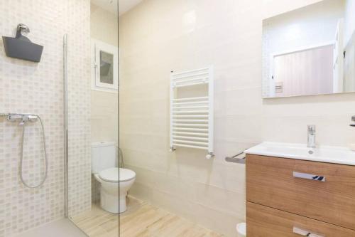 Koupelna v ubytování Maravilloso Apartamento en Puerta de Toledo C/Gasómetro by Batuecas