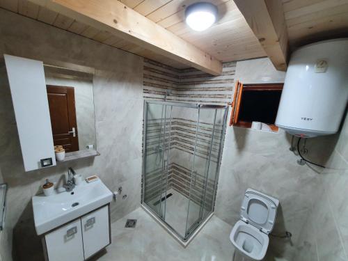 Uma casa de banho em Katune 2020