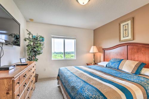 Foto dalla galleria di Colorful Family Villa with Game Room, 8 Mi to Disney a Kissimmee