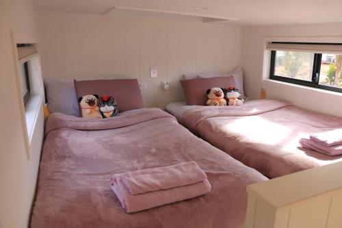 Katil atau katil-katil dalam bilik di The Pink Lake Tiny House - 'Sakura'