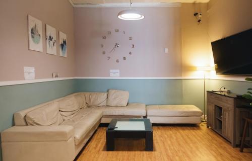 Gallery image of Melrose Hostel in Los Angeles