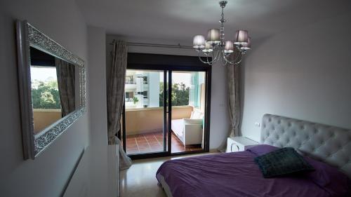 Zdjęcie z galerii obiektu Roy Boston - Luxury Apartment w Marbelli