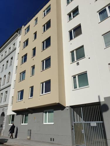Central Vienna Suite - Authentic Comfort, Self Check-In, AC, Disney& Netflix