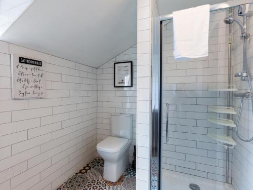 Ein Badezimmer in der Unterkunft Macs Townhouse Dungarvan