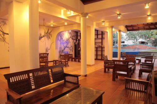 Ruang duduk di Wunderbar Beach Hotel