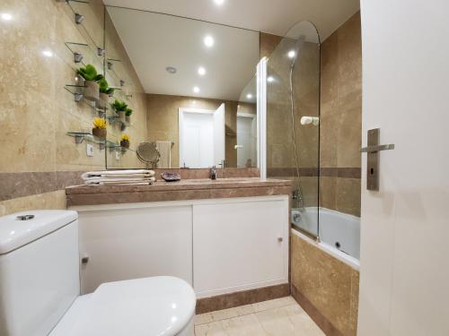 Luxury Apartment with Parking and near Metro