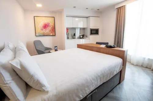 Roomzzz London Stratford photo 12