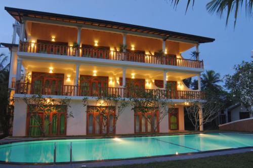 Kolam renang di atau dekat dengan Wunderbar Beach Hotel