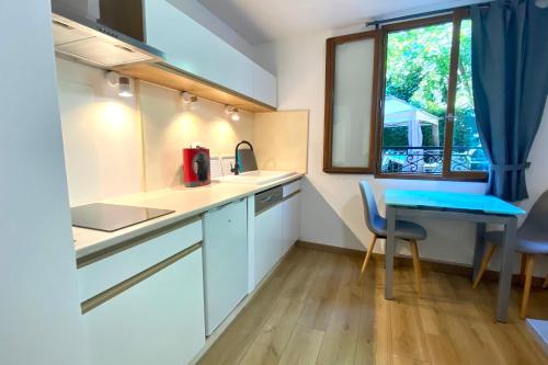 Beautiful appartment in the Vieille Ville d'Annecy at 200m from the lake