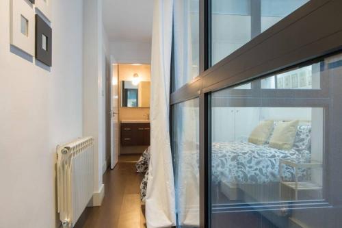 Moderno Apartamento en Malasaña Centro. SVFD by Batuecas