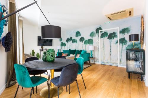 Spacious apartment - 3BR-6P - Champs Elysées