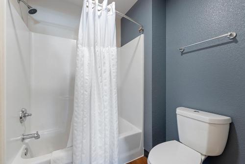 Extended Stay America Suites - Fremont - Newarkにあるバスルーム