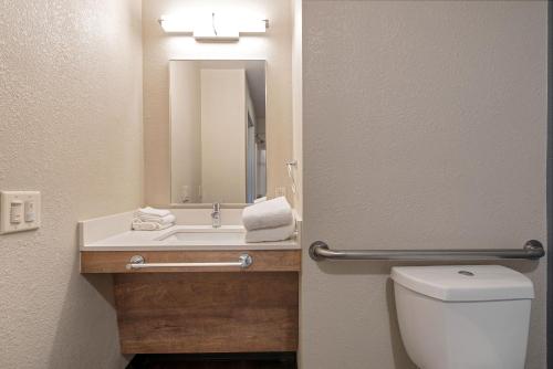 Extended Stay America Suites - Fremont - Newarkにあるバスルーム