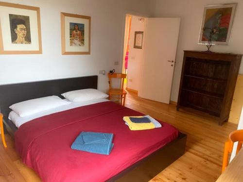 Ένα ή περισσότερα κρεβάτια σε δωμάτιο στο Bed & Breakfast Montségur