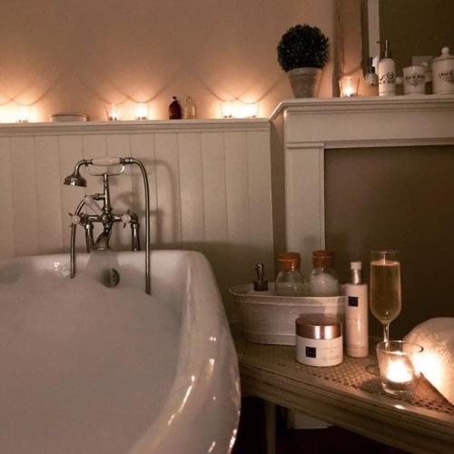 Ein Badezimmer in der Unterkunft B&B Le Cloître St Joseph
