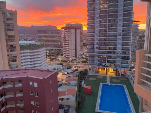 Bazén v ubytovaní Estudios HORIZONTE BEACH alebo v jeho blízkosti
