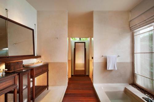 Ein Badezimmer in der Unterkunft The Lamai Samui