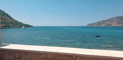 a view of a large body of water at Sun Villa in Neon Oitilon