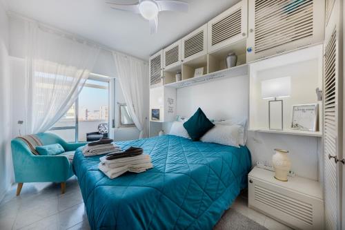 Lova arba lovos apgyvendinimo įstaigoje 2 Room Condo - 5 mins from Costa da Caparica Beach & Bars