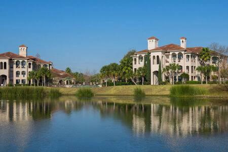 Imagen de la galería de Luxury Fully Furnished Apartments by NASA and Kemah Boardwalk, en Houston