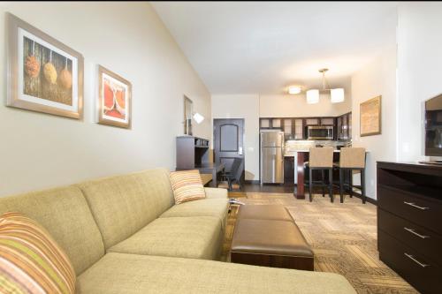 Staybridge Suites Orlando at SeaWorld by IHG - Free Breakfast & Shuttle to SeaWorld Parks photo 19