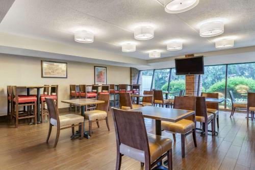 Χώρος καθιστικού στο Comfort Inn Lansing West