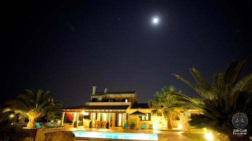 Πισίνα στο ή κοντά στο Villa Sun Club home