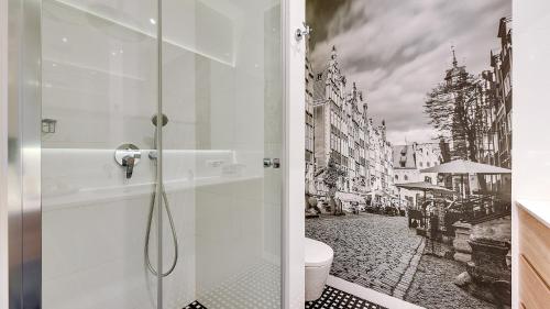 Et badeværelse på Dom & House - Apartments Old Town Tartaczna