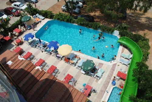 Selinus Beach Club Hotelの敷地内または近くにあるプール