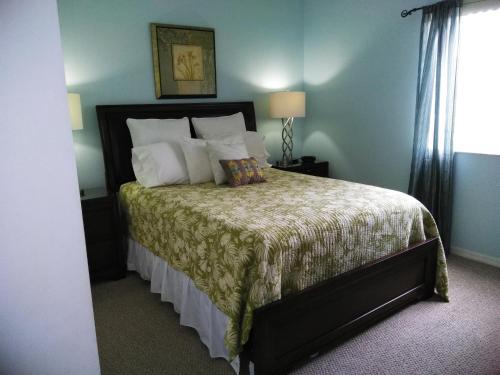 Ένα ή περισσότερα κρεβάτια σε δωμάτιο στο Charming Kendall Home