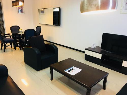 TV o dispositivi per l'intrattenimento presso Likas Square - KK Apartment Suite