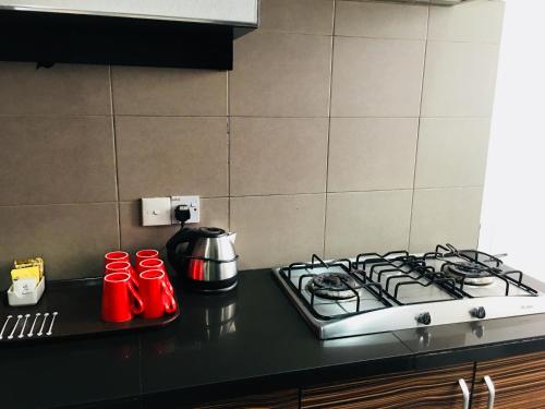 Cucina o angolo cottura di Likas Square - KK Apartment Suite