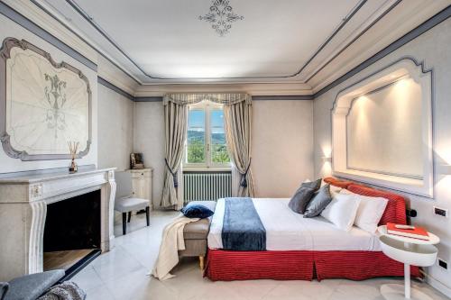Ένα ή περισσότερα κρεβάτια σε δωμάτιο στο Alfresco luxury Villa with Heated pool