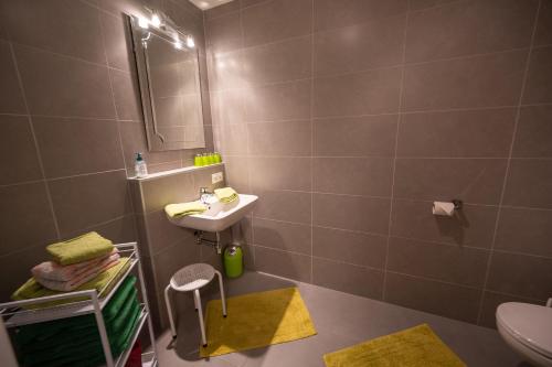 A bathroom at Sonnenplatzl-adults only