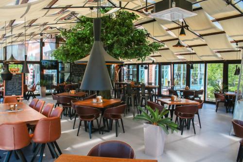 Restoran atau tempat lain untuk makan di Vila Radailiai - Dinosaur Park