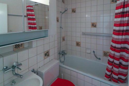 A bathroom at Casa Bünda