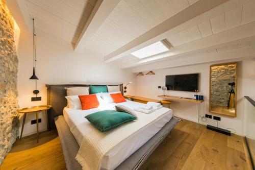 Кровать или кровати в номере MORAMUSA Charme Apartment