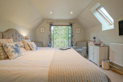 Gallery image of Great Ashley Farm Bed and Breakfast & Shepherds Huts in Bradford on Avon
