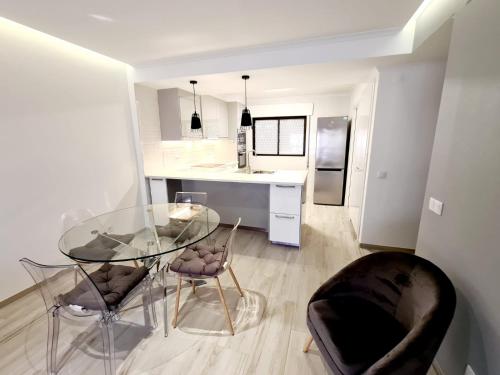 Central and New Fancy 2 Bedroom Apart.w/ 2 Wc