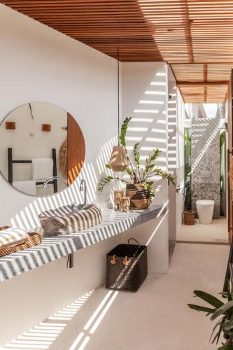 Ruang duduk di Beyond Bespoke Villas