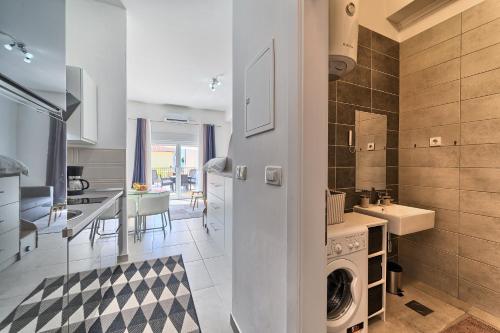 Modern apartments with sea view 150 meters to beach