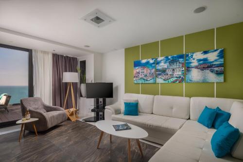 Villa Arbanessa with Heated Pool