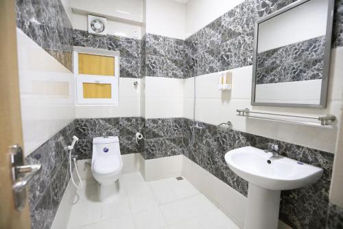 Koupelna v ubytování Al Rayyan Hotel Apartments Muscat