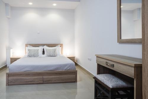 Periapton, a renovated interwar silversmithery