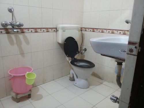 Ванная комната в Mrignayani
