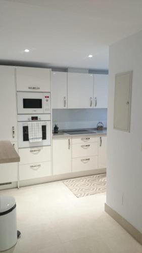White Pearl Beach L2