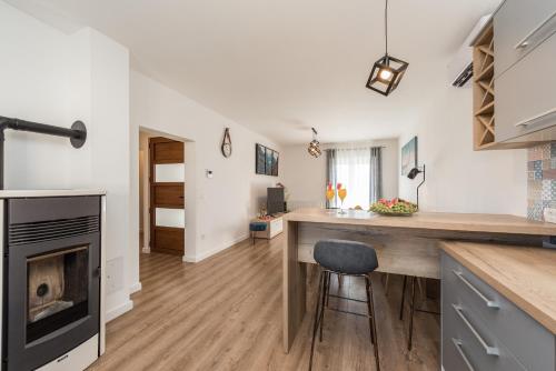 Dapur atau dapur kecil di Apartmani DMarie