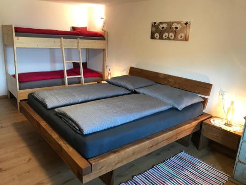 Postel nebo postele na pokoji v ubytování Maso Fallmerayer - Fallmerayerhof