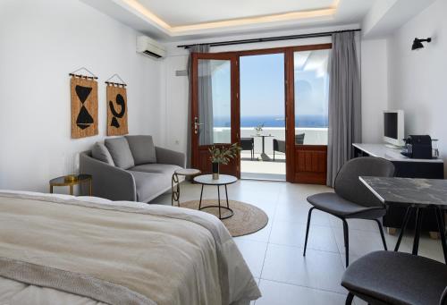 Petit Palace Suites photo 2