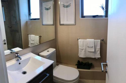 Ein Badezimmer in der Unterkunft Precioso departamento en Los Dominicos